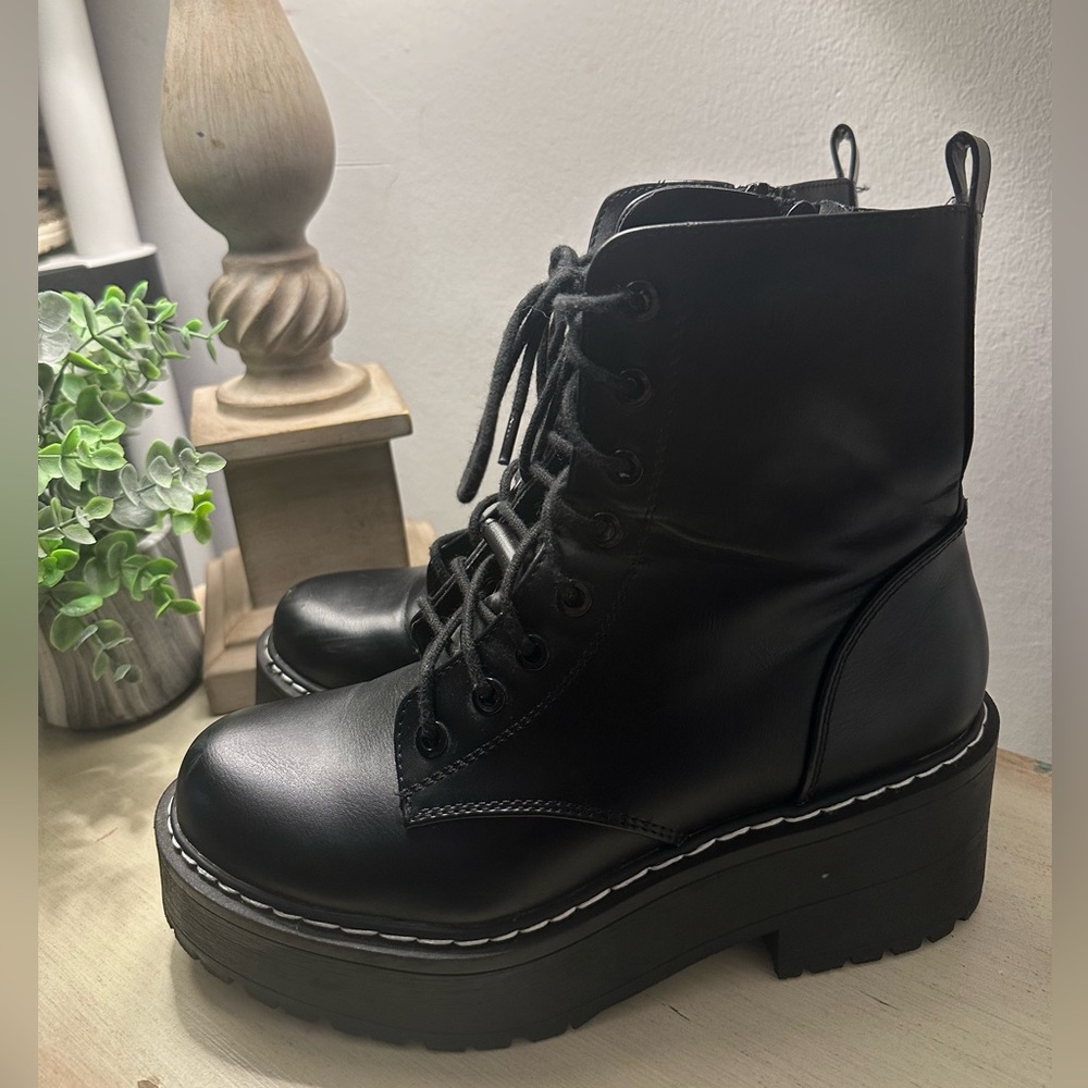 Black Platform Lace-Up Combat Boots - Picture 4 of 12